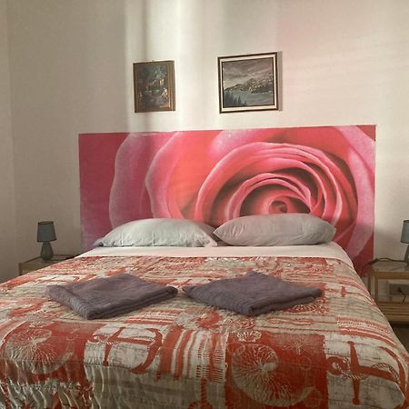 Guest House Roma เจนัว ภายนอก รูปภาพ