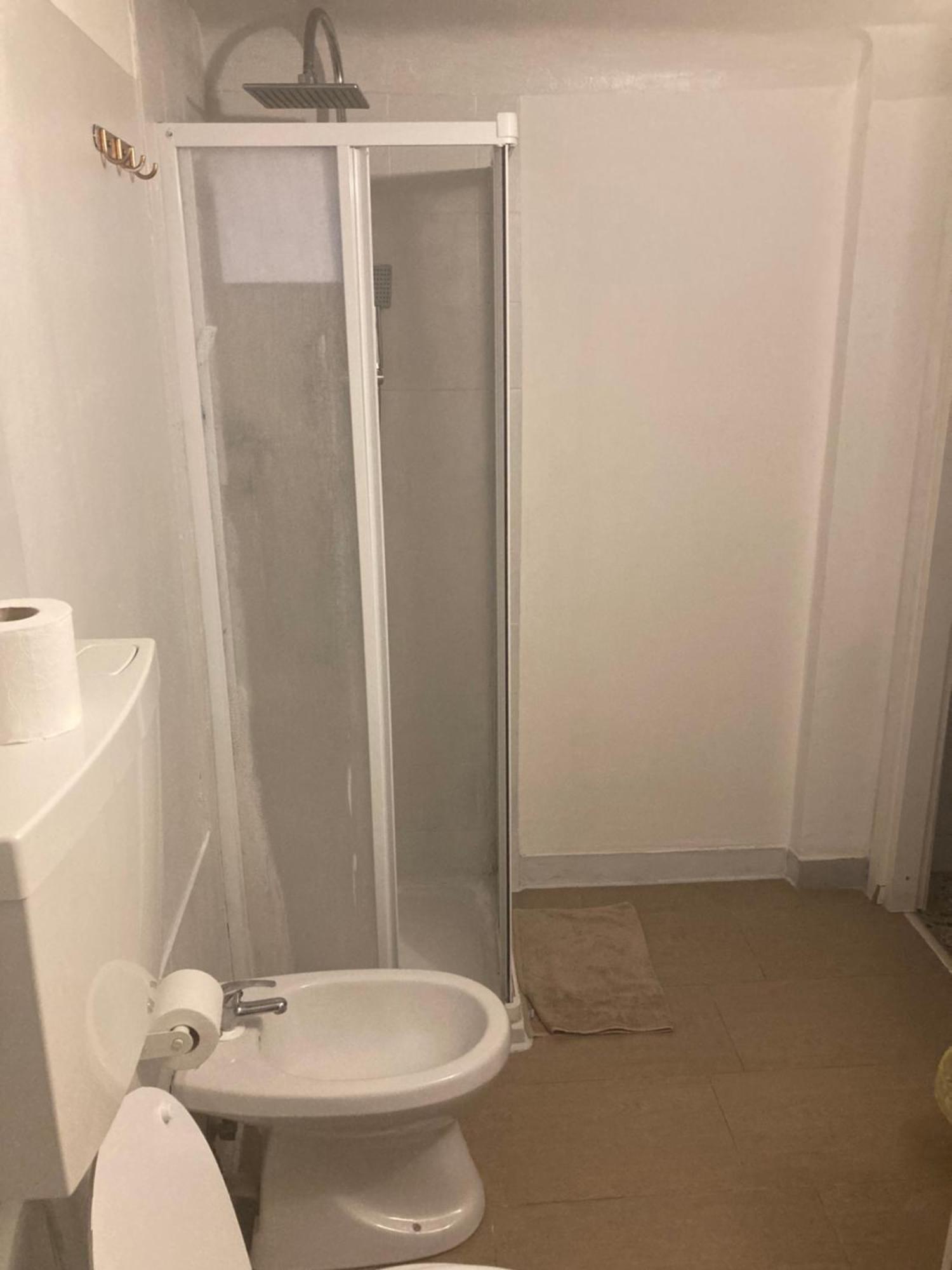 Guest House Roma เจนัว ภายนอก รูปภาพ