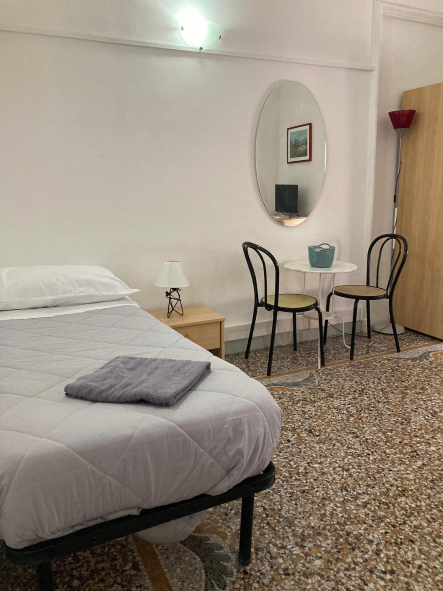 Guest House Roma เจนัว ภายนอก รูปภาพ