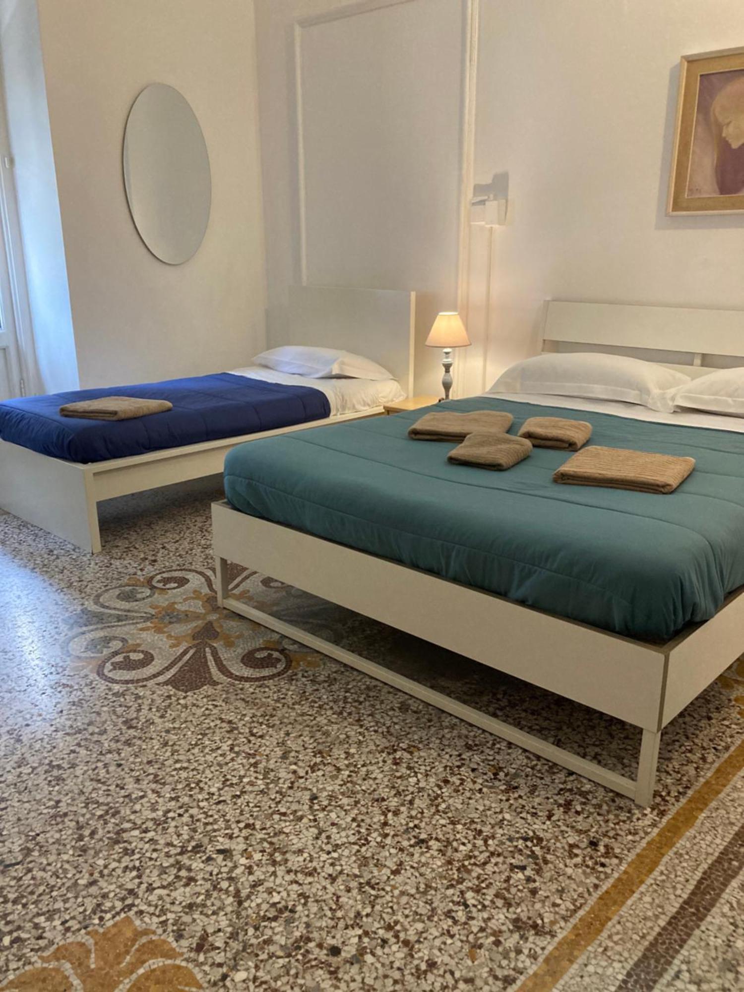 Guest House Roma เจนัว ภายนอก รูปภาพ