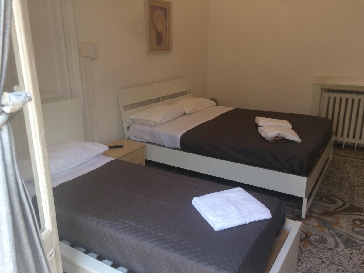 Guest House Roma เจนัว ภายนอก รูปภาพ